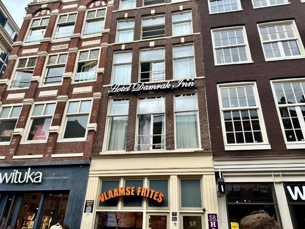 Facade of Hotel Damrak Inn
